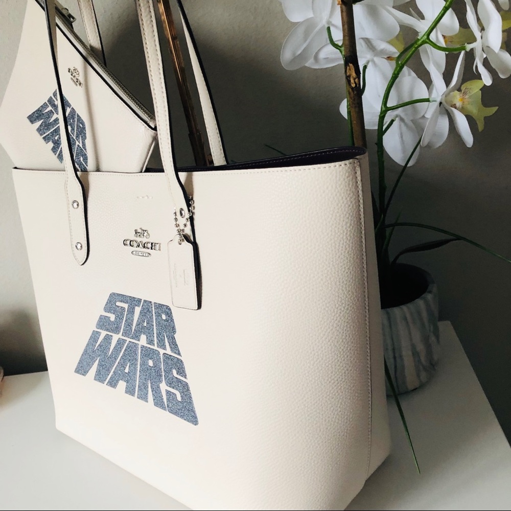 COACH STAR WARS TOWN TOTE & WRISTLET LAST DAY !!! - Picture 2 of 8